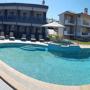 Finikas Garden Nikiti (Sithonia)
